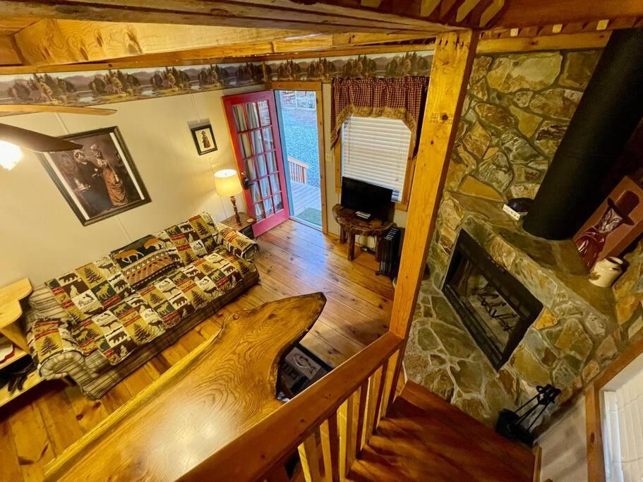 Amazing Cabin Fireplace And Stream #11 Helen Exterior foto