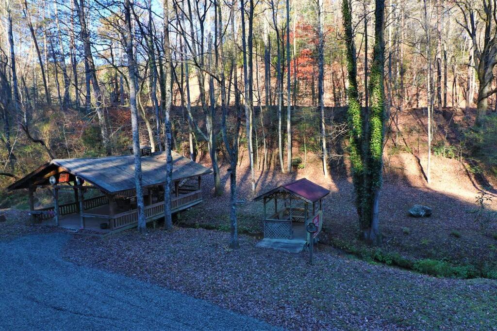 Amazing Cabin Fireplace And Stream #11 Helen Exterior foto
