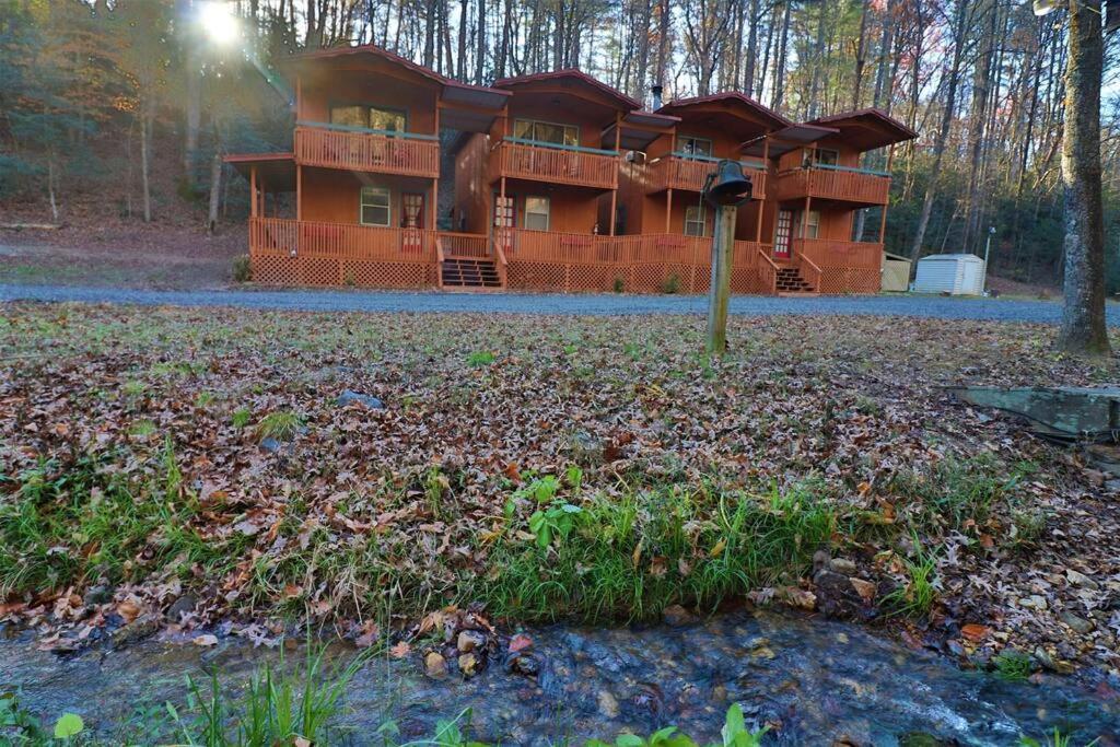 Amazing Cabin Fireplace And Stream #11 Helen Exterior foto